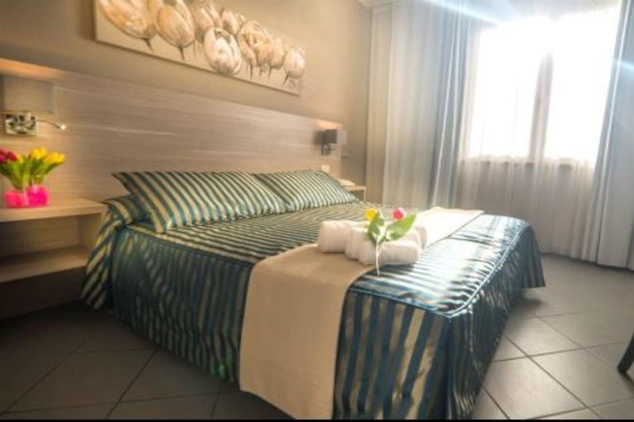 Hg Hotel Il Settebello Марина ди Чечина Екстериор снимка