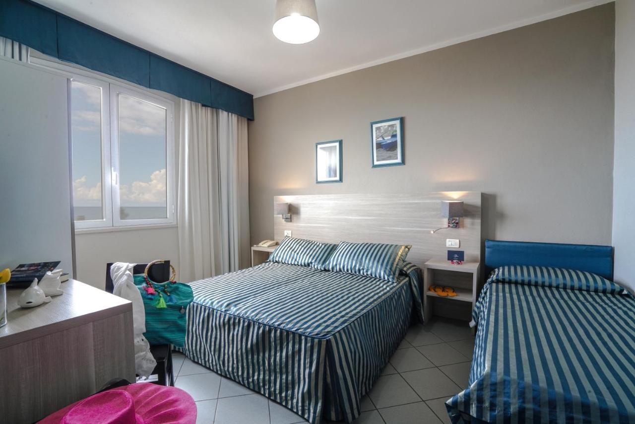 Hg Hotel Il Settebello Марина ди Чечина Екстериор снимка