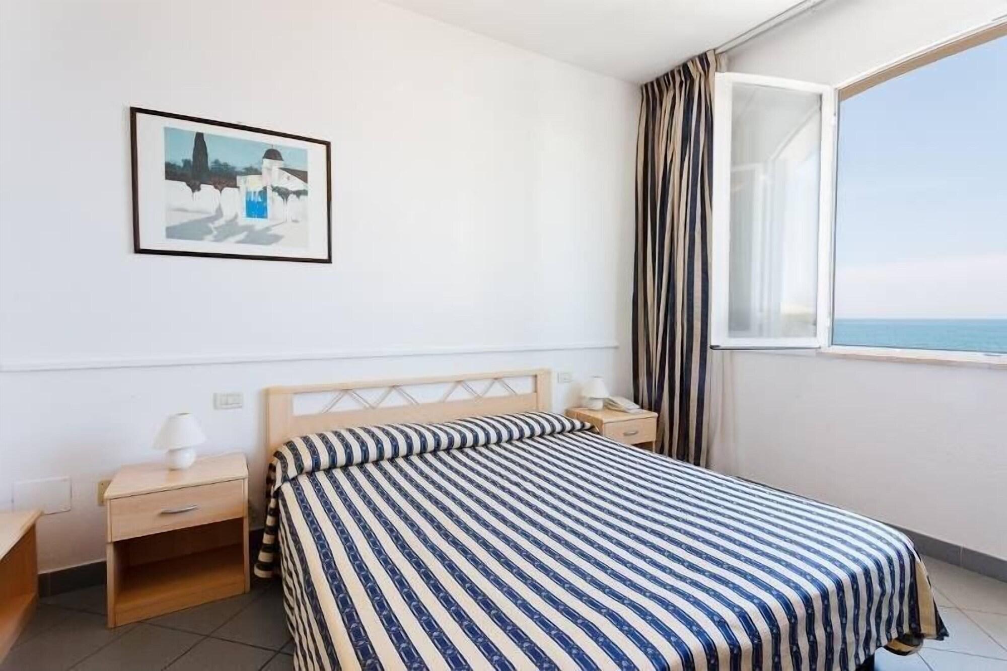 Hg Hotel Il Settebello Марина ди Чечина Екстериор снимка