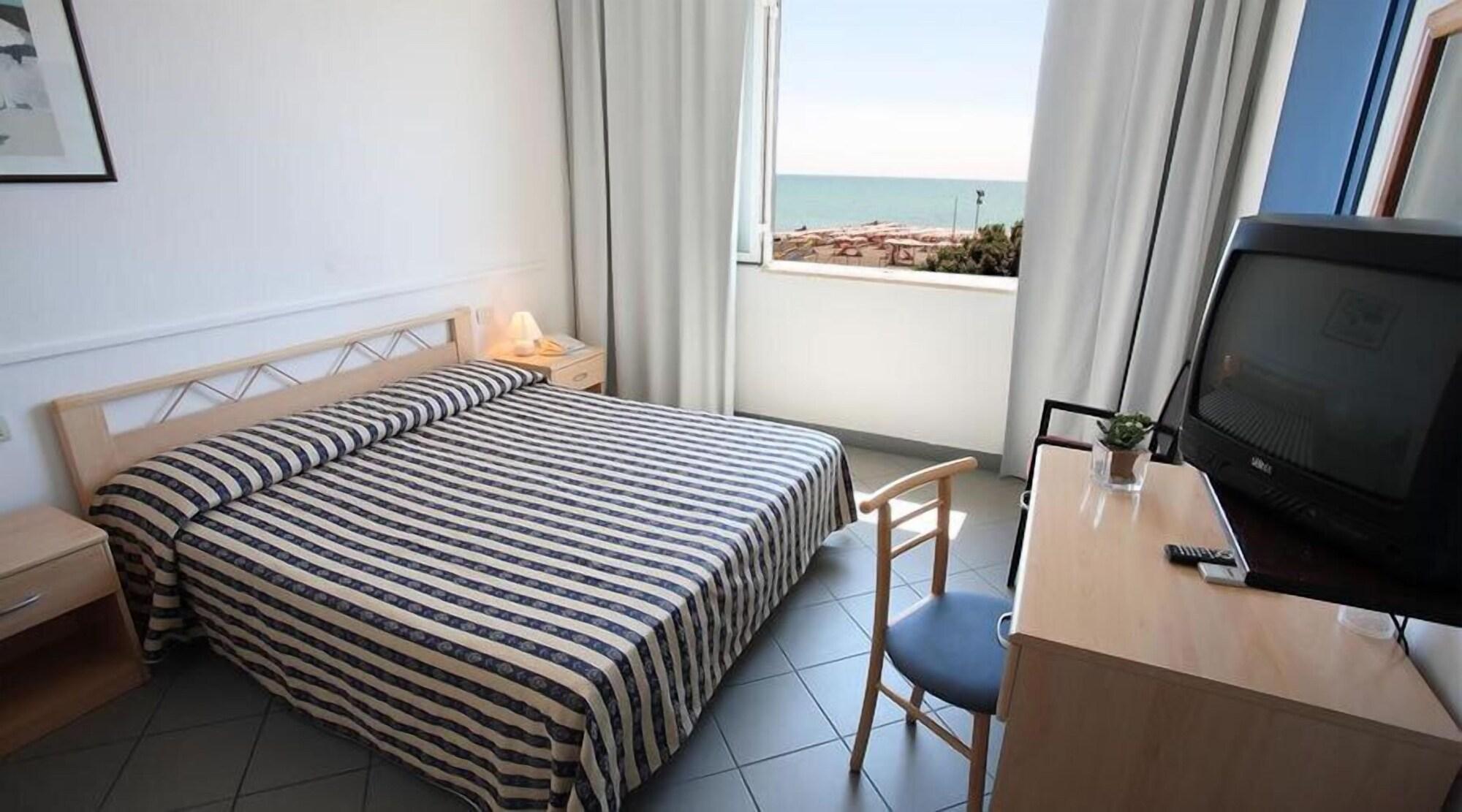 Hg Hotel Il Settebello Марина ди Чечина Екстериор снимка